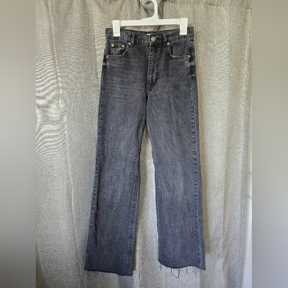 Zara Denim - Zara The 90s Full Length Raw Hem Black Jeans Sz 2 (26×32)